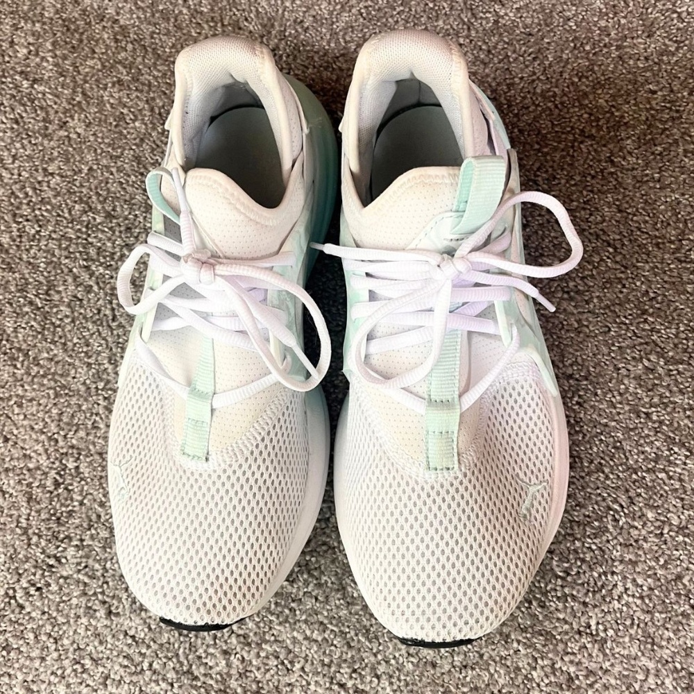 Puma Softride Enza White Mint Blue Sneaker Like New Women's Size 9.5